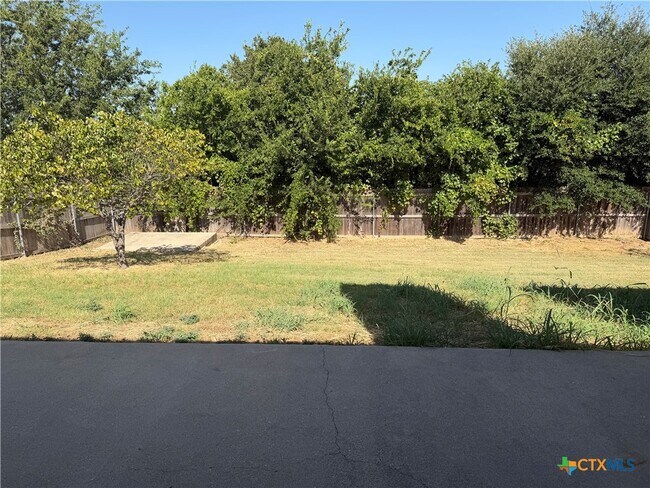 Building Photo - 1103 Concho St