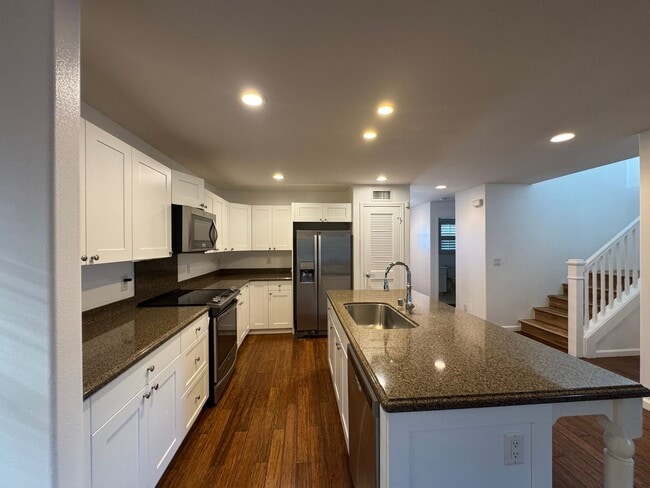 Building Photo - Stunning 4 Bedroom with 3 Bathroom Home in...