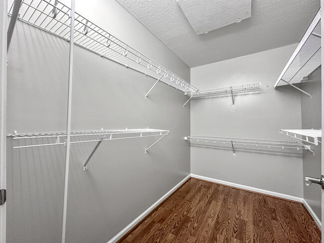 Building Photo - Beautiful 2 Beds 1.5 Bath Villa