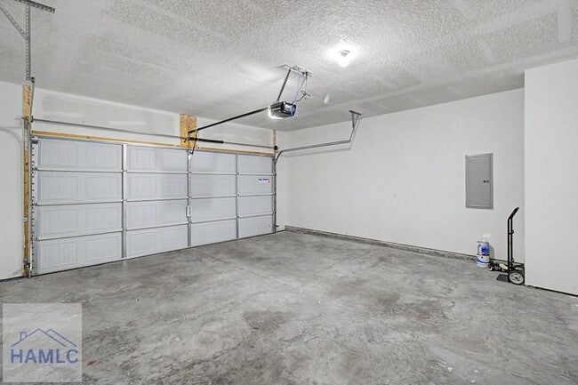 Building Photo - 18 Sunflower Cir NE