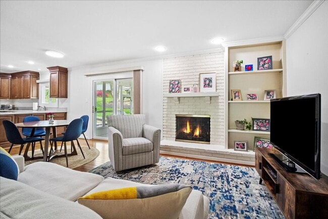 Building Photo - Spacious Ranch in Des Peres