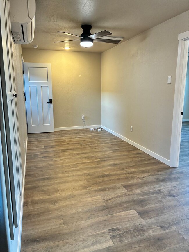 Building Photo - 7861 Houston Lp