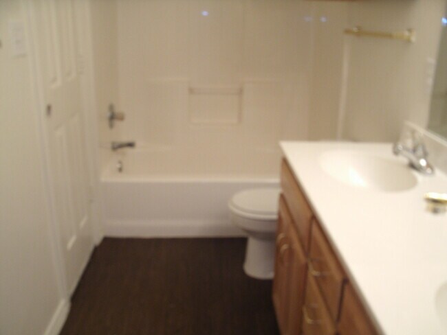 Building Photo - 40100-3105