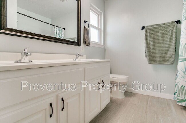 Building Photo - 3661 London Rd