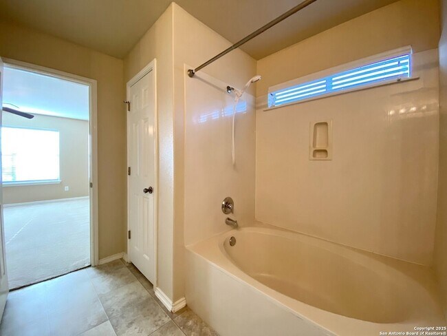 Building Photo - 215 Coopers Hawk