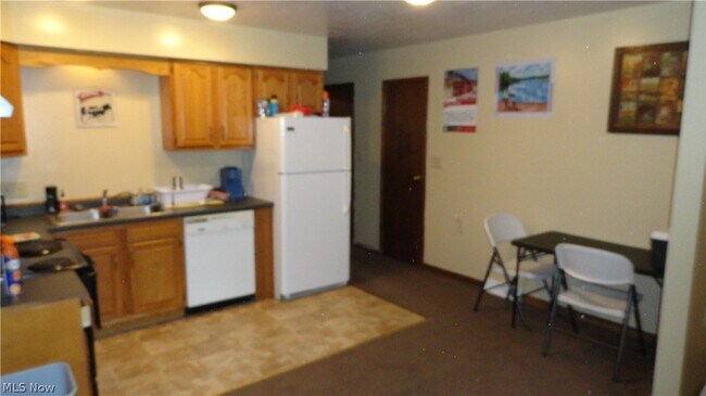 Building Photo - 589 Church Alley