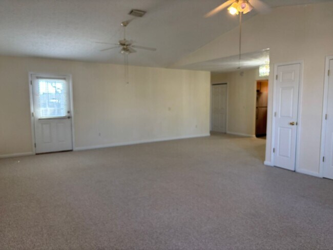 Building Photo - 509 Phillips Ct