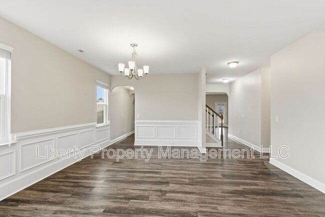 Building Photo - 588 Angel Oak Dr