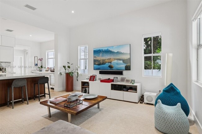 Building Photo - 7420 SW 54th Ct