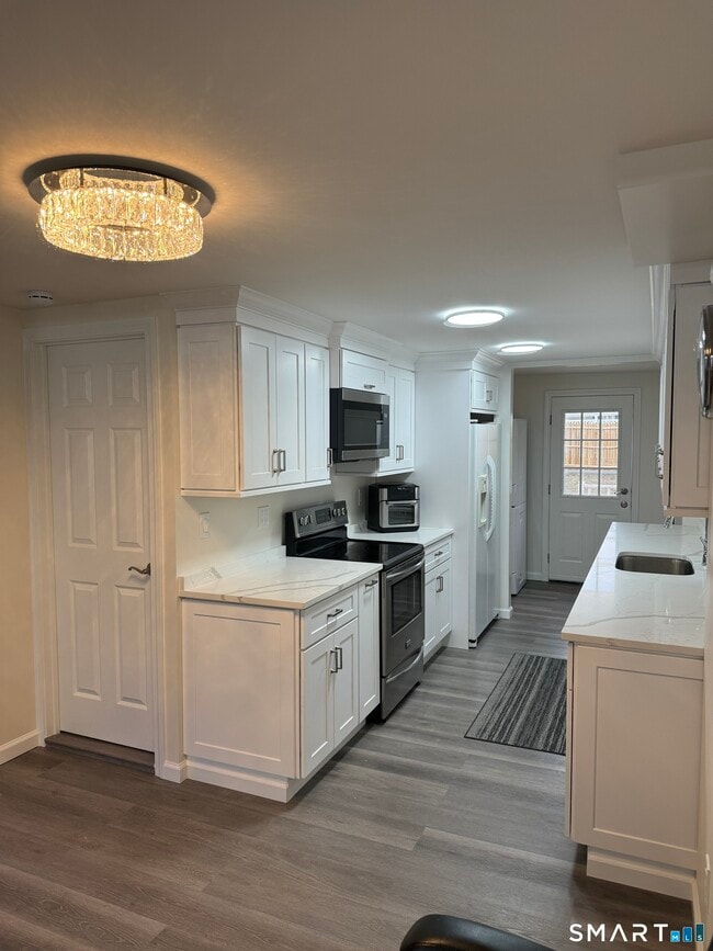 Building Photo - 19 Benham Ave