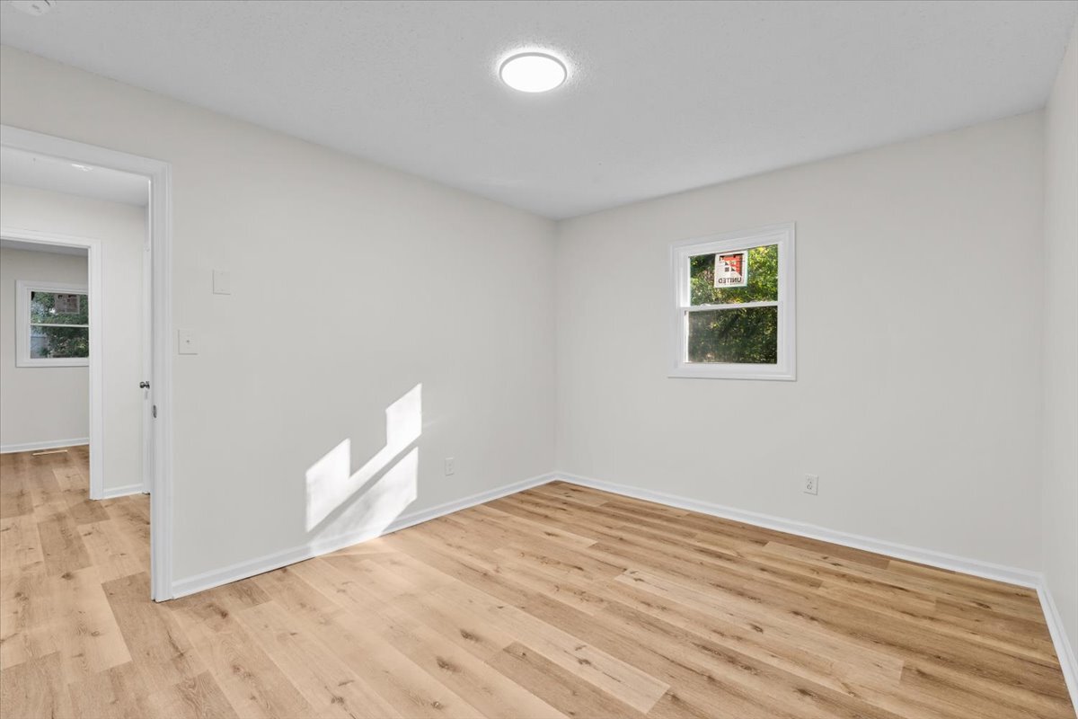 Building Photo - 718 Miles St