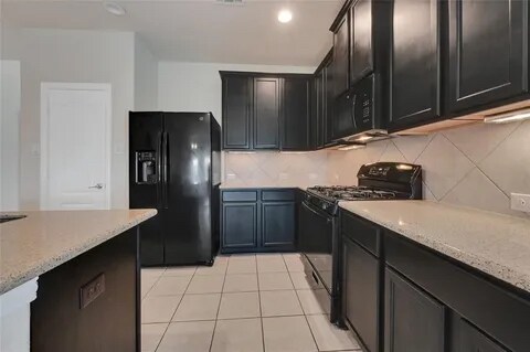 Building Photo - 10414 Matterhorn Dr