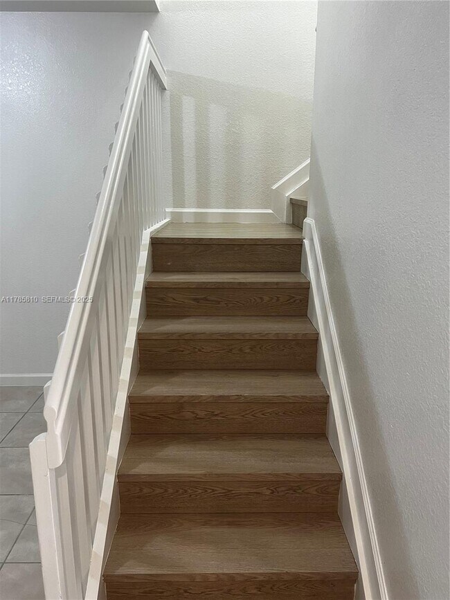 Building Photo - 152 SE 37th Ter