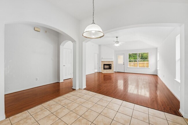 Building Photo - 4908 Summer Rain Dr