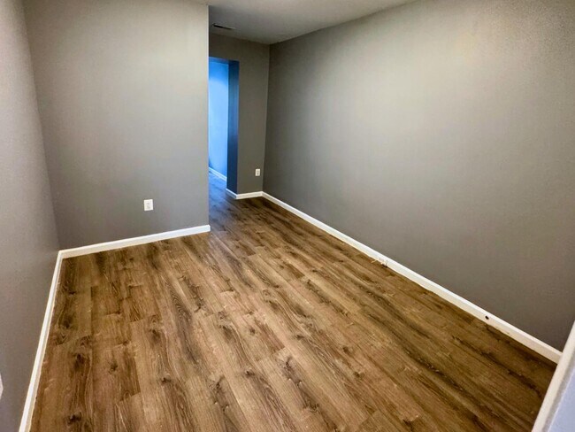 Building Photo - 1712 R St SE