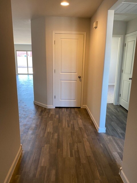 Building Photo - 797 S Silvercreek Ln