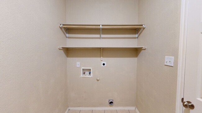 Building Photo - $2,095 FOR A GORGEOUS HOME BY FORT HOOD!