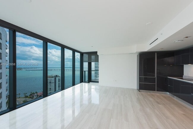 Building Photo - 1451 Brickell Ave