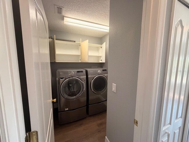 Building Photo - 5768 Los Palma Vista Dr