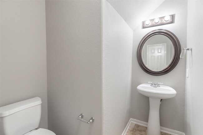 Building Photo - 10414 Whisper Bluff Dr