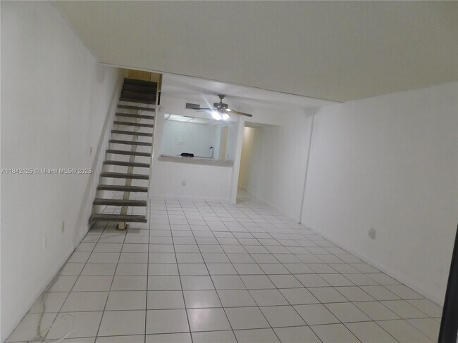 Building Photo - 1121 SW 105th Ave