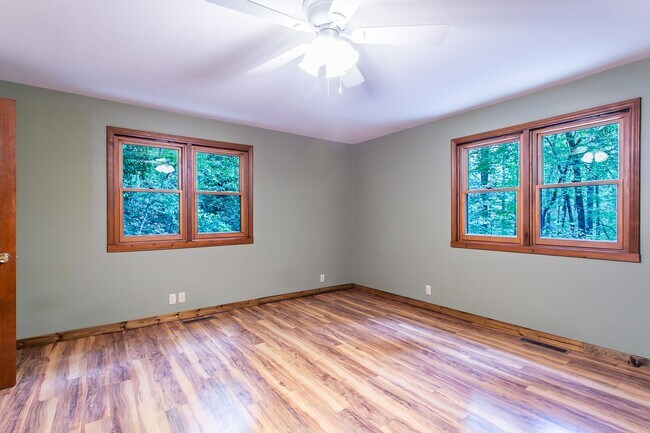 Building Photo - Private Home