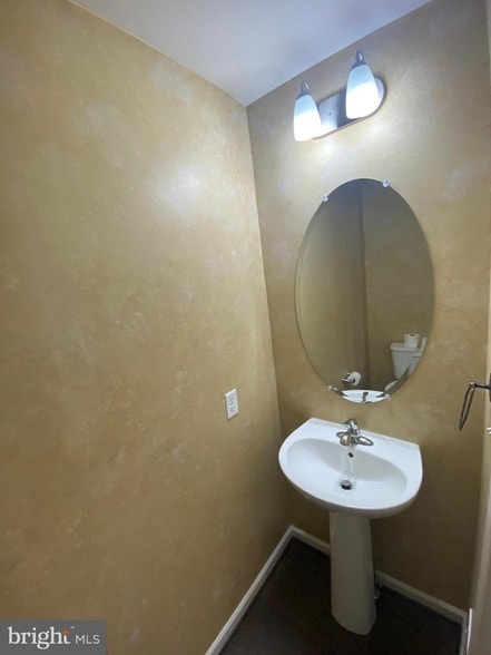 Building Photo - 37 Cecily Way