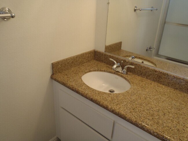 Building Photo - 17762 Paseo Cir