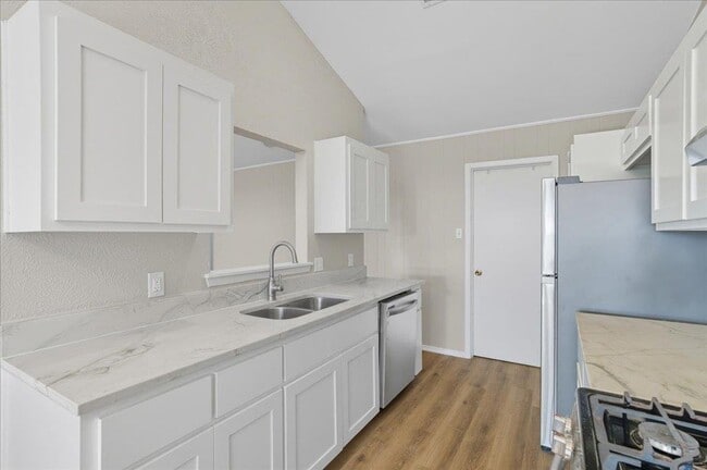 Building Photo - 12312 Double Tree Ln