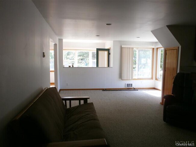 Building Photo - 96 Dunderberg Rd