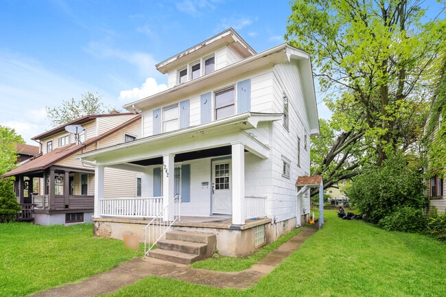 Building Photo - 1242 Wilson Dr