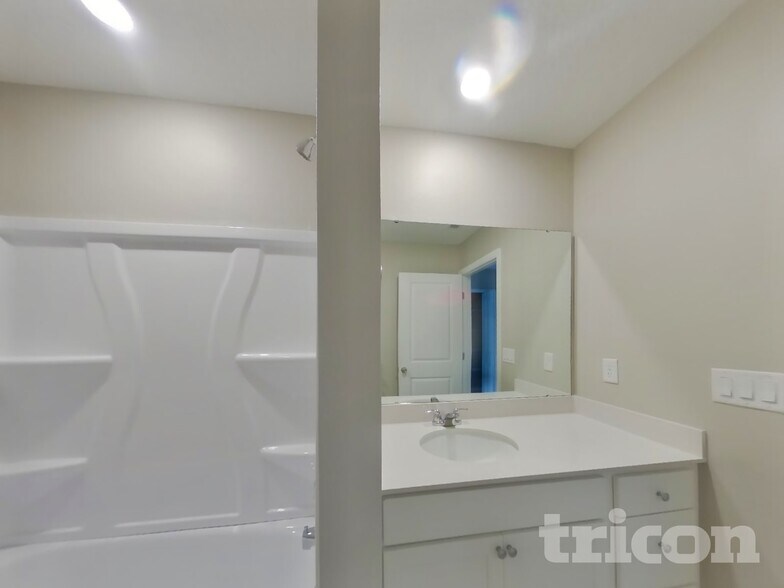 Building Photo - 2873 Grand Finale St