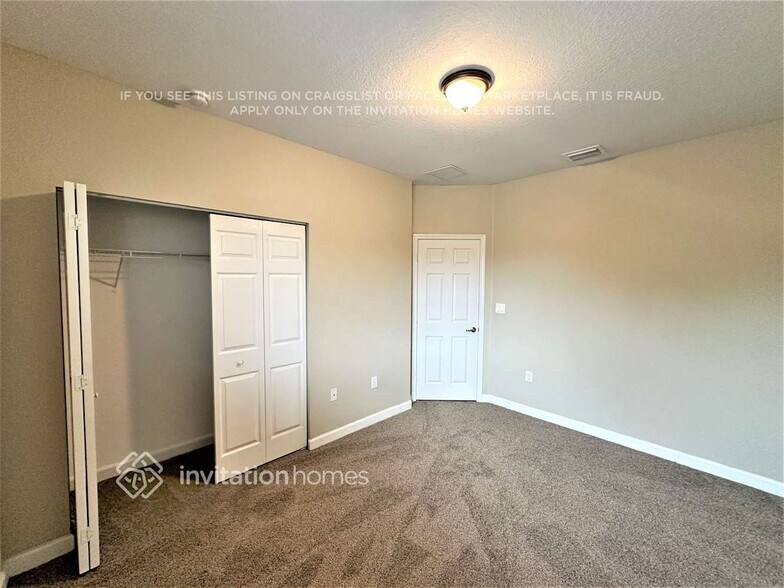 Building Photo - 2233 SW 147 Path
