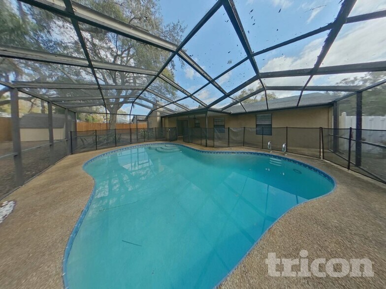 Building Photo - 1314 Oakcrest Dr