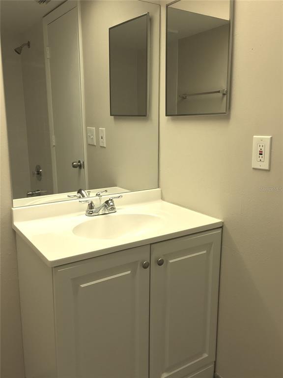 Building Photo - 315 30th Ave W