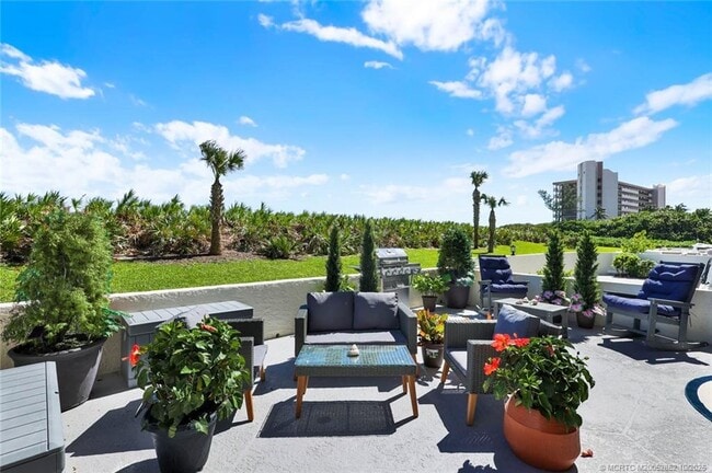 Building Photo - 10680 S Ocean Dr