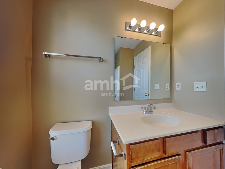 Building Photo - 5569 Windsor Ct