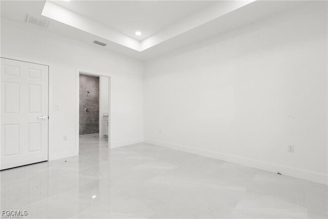 Building Photo - 1830 Yoakum St