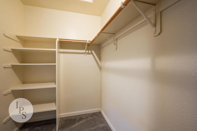 Building Photo - 591 S Bundy Dr