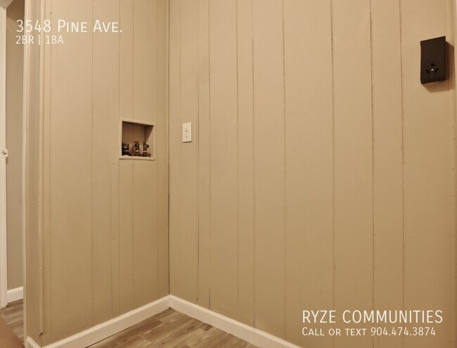 Building Photo - 3548 Pine Ave