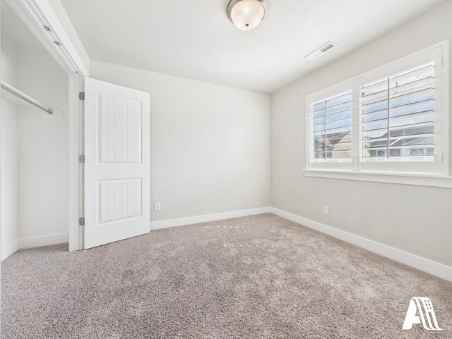 Building Photo - 14447 S Quiet Shade Dr