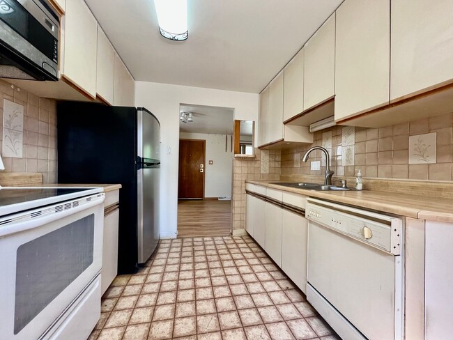 Building Photo - Wonderful Bungalow Style Home Near Olde Town Arvada