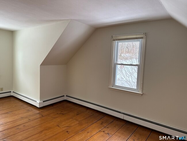 Building Photo - 10 Milton Rd