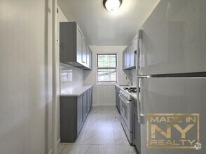 Building Photo - 2 bedroom in FLUSHING NY 11367