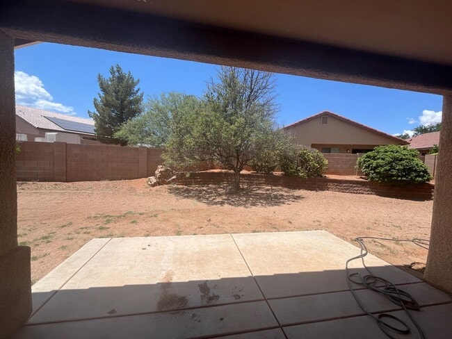 Building Photo - 3 bedroom in Holiday community