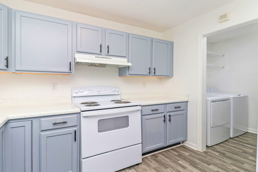 Newly Renovated Kitchens at The Oaks Apartments in Lincolnton, NC - The Oaks Apartments