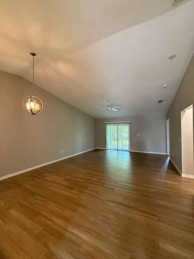 Building Photo - Duplex Unit For Rent In Port Charlotte