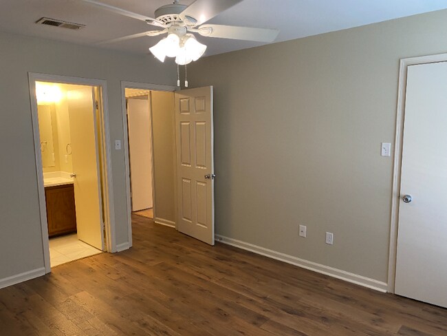 Building Photo - 7651 Bles Ave
