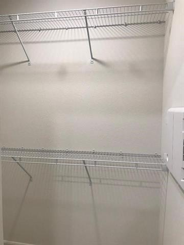 Building Photo - 1305 Parker Dr