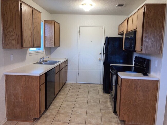 Building Photo - ***First month (Prorate) free***-621 Delor...